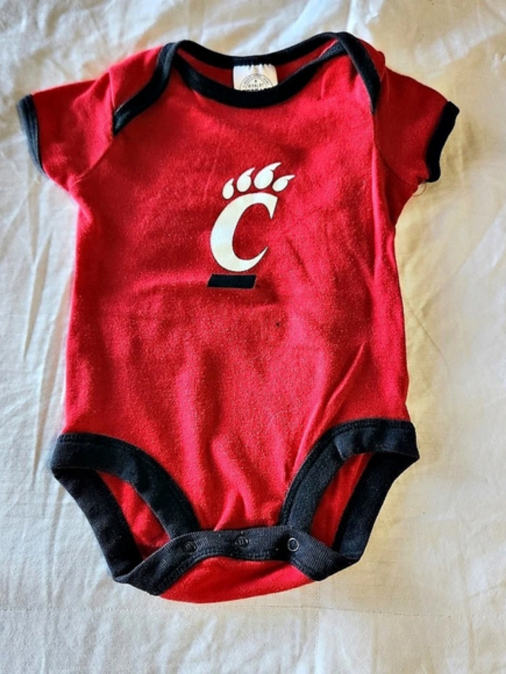 Rivalry Threads Cincinnati Bearcats Infant Bodysuit Red & Black Baby 6-9M